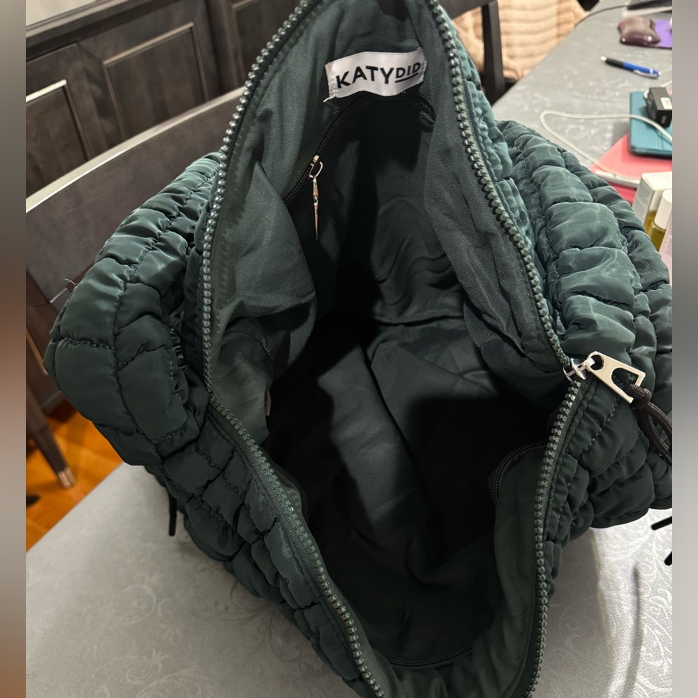 KATYDID OVERSIZED QUILTED GREEN HOBO BAG - Picture 2 of 2